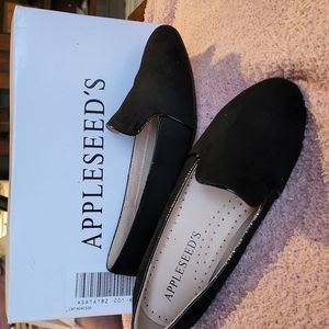 Appleseeds black suede loafers 6.5 M
